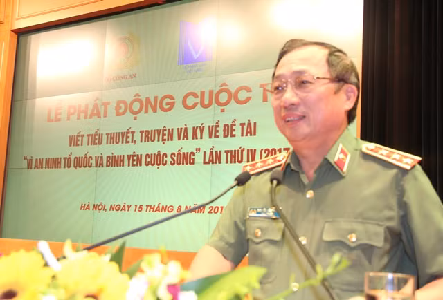 Senior Lieutenant General Nguyen Van Thanh, member of the Party Central Committee, Deputy Minister of Public Security.