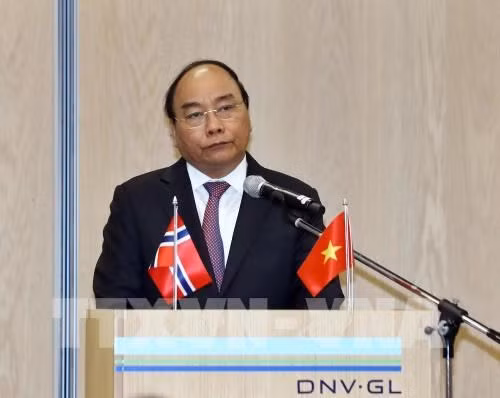 Prime Minister Nguyen Xuan Phuc speaks at the forum (Source: VNA) Prime Minister Nguyen Xuan Phuc speaks at the forum (Source: VNA)