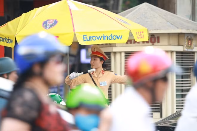 “The working times are normal to male police officers but hard to female police officers, so we receive much sympathy from people passing by,” she said.