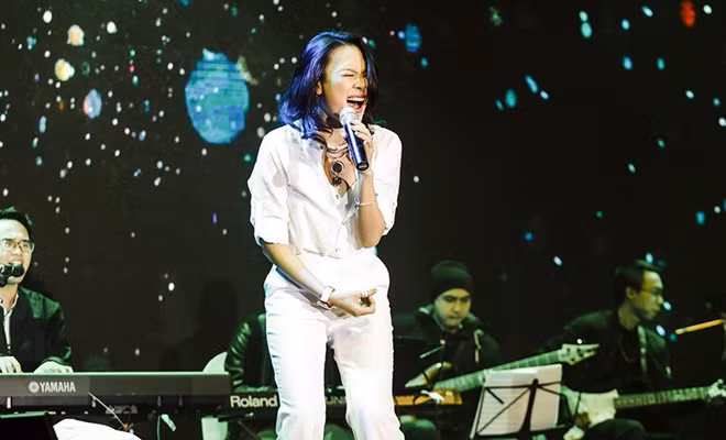 Famous Vietnamese singer My Tam.