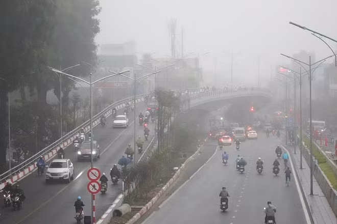 Thanh Nien - Yen Phu overpass in the morning.