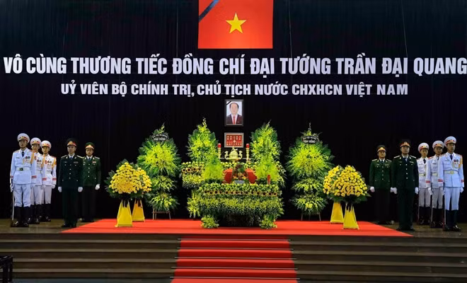 A memorial service of General Tran Dai Quang, member of the Politburo, President of the Socialist Republic of Vietnam started at 7.30 am on September 27 at the National Funeral Hall at No. 5, Tran Thanh Tong Street, Hanoi.