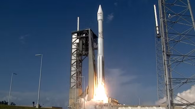 A United Launch Alliance Atlas V rocket launches the EchoStar 19 communications satellite into orbit from Space Launch Complex 41 at Cape Canaveral Air Force Station, Florida on Dec. 18, 2016. Photo: United Launch Alliance