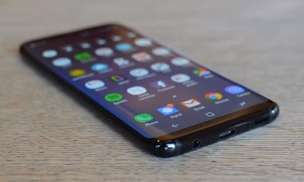 A bug appears to be responsible for the issue affecting Samsung Galaxy S8 and S9 phones. Photograph: Samuel Gibbs for the Guardian