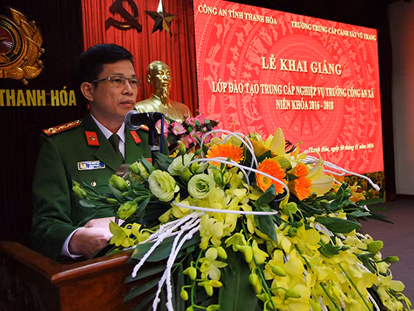 Senior Colonel Le Nhu Lap, Deputy Director of the Thanh Hoa Provincial Police speaking at the event Senior Colonel Le Nhu Lap, Deputy Director of the Thanh Hoa Provincial Police speaking at the event