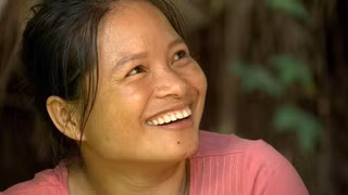 Ms. Lo Thi Quyet and her husband now focus only on their earning living while their children go to school everyday.
