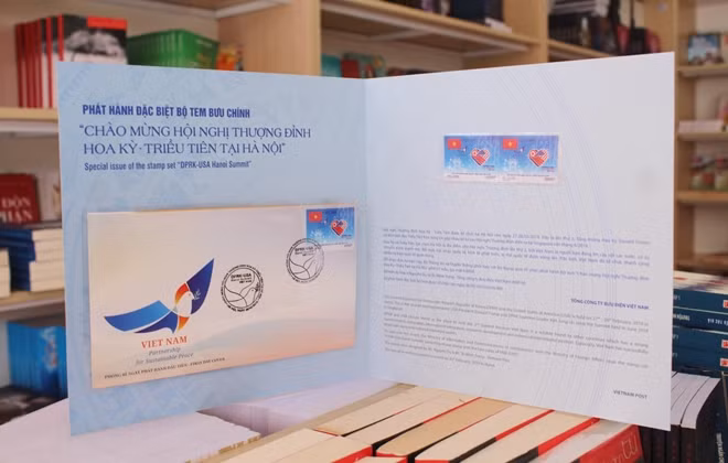 The Ministry of Information and Communications in collaboration with the Ministry of Foreign Affairs on February 26 launched a special stamp collection named "DPRK-USA Hanoi Summit". The stamp was designed by artists Nguyen Du and To Minh Trang of the Vietnam Post.