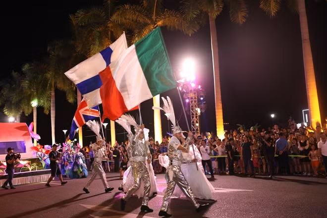 Foreign dancers have brought a festive atmosphere to the annual fireworks display in Danang city. Foreign dancers have brought a festive atmosphere to the annual fireworks display in Danang city.
