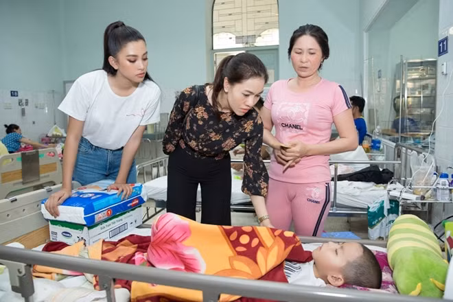 Tieu Vy is currently serving as an ambassador for the Miss World Vietnam 2019 pageant. One of the aims of the prestigious competition is to commit to honouring duties relating to charitable activities in order to benefit the whole community. Tieu Vy is currently serving as an ambassador for the Miss World Vietnam 2019 pageant. One of the aims of the prestigious competition is to commit to honouring duties relating to charitable activities in order to benefit the whole community.