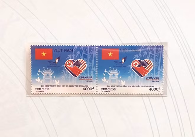 The stamp collection includes one stamp with its face value of 4,000 VND, size of 43mm x 32 mm, and one blog whose dimension is 222 mm x 114 mm. The stamp is on sale in the country’s postal network from February 26, 2019 to December 31, 2020.