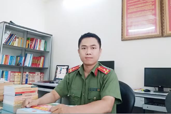 Senior Lieutenant Le Giang Phong