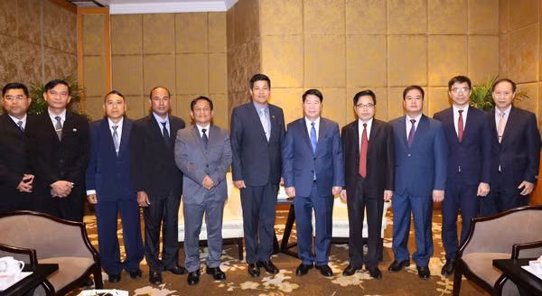 Participants at the reception in Hanoi.