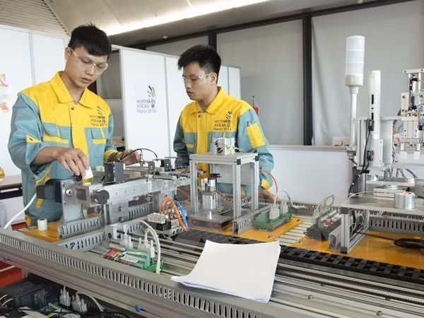 Vietnamese workers at the 12th ASEAN Skills competition (Photo: VNA) Vietnamese workers at the 12th ASEAN Skills competition (Photo: VNA)