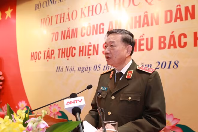 Senior Lieutenant General To Lam, Member of the Politburo, Minister of Public Security, chaired the conference
