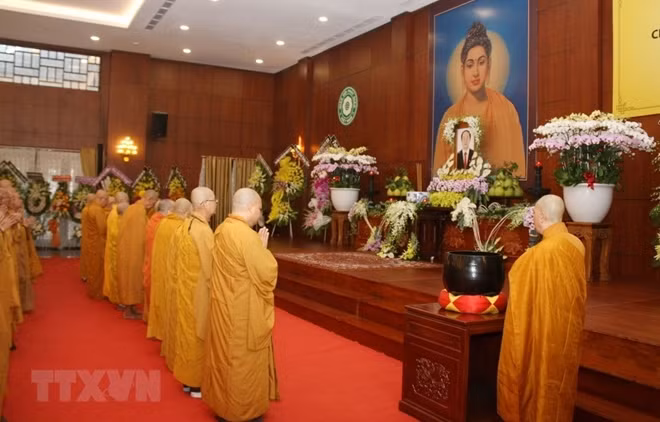 The ceremony saw the attendance of Most Venerable Thich Tri Quang, Deputy Patriarch of the VBS Patronage Council and Chairman of the VBS Executive Council of HCM City; and Most Venerable Thich Thien Nhon, Chairman of the VBS Executive Council. (Photo: VNA)
