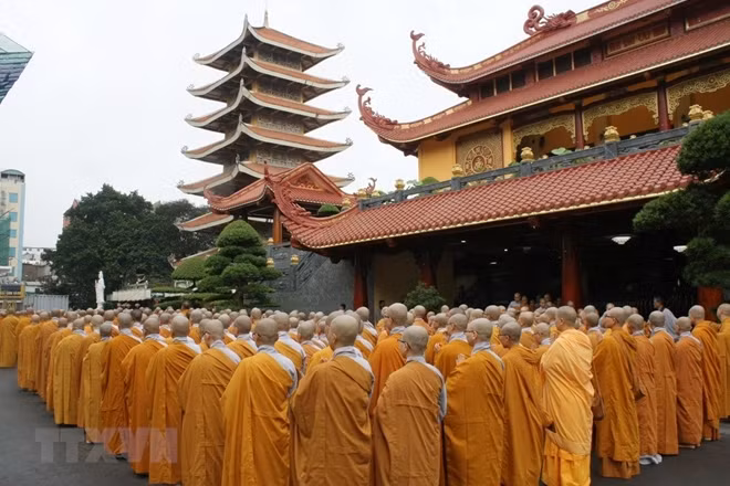 The Vietnam Buddhist Sangha (VBS) in Ho Chi Minh City held a ceremony at the Vietnam Quoc Tu Pagoda on September 23 to pay homage to President Tran Dai Quang. (Photo: VNA)