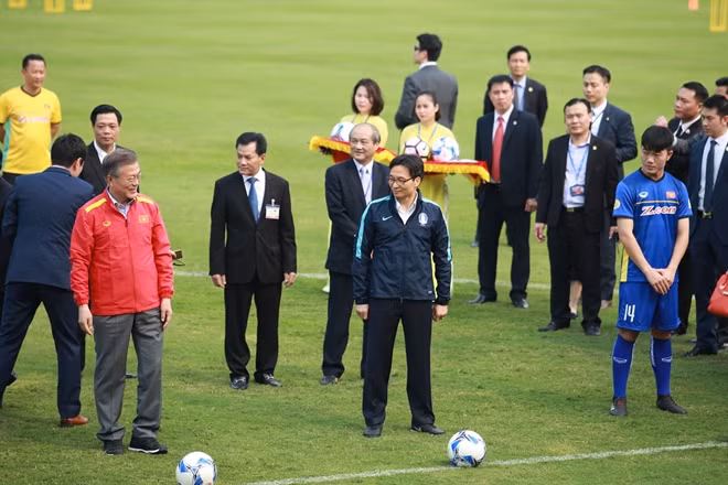 He also highlighted the fine outcomes in the cooperation between the two countries in the field of sports. The Deputy PM said that the excellent performance of the U23 team at the AFC U23 Championship in China in January is a joint victory to the hearts of Vietnamese people in Vietnam and around the world.