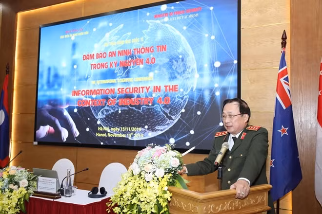 Deputy Minister Nguyen Van Thanh speaks at the event.