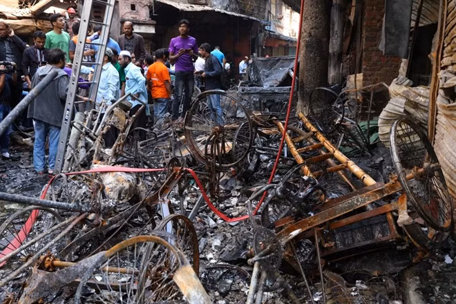 A general view of a burnt warehouse in Dhaka, Bangladesh, February 21, 2019. Reuters.