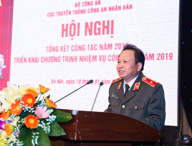 Major General Mai Van Ha, Director of the Department for Information and Communications, speaks at the event.