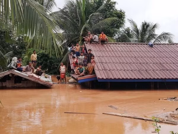 Flood in Attapeu, Laos after the collapse of Sepien-Senamnoi hydropower dam (Photo: Xinhua/VNA) Flood in Attapeu, Laos after the collapse of Sepien-Senamnoi hydropower dam (Photo: Xinhua/VNA)