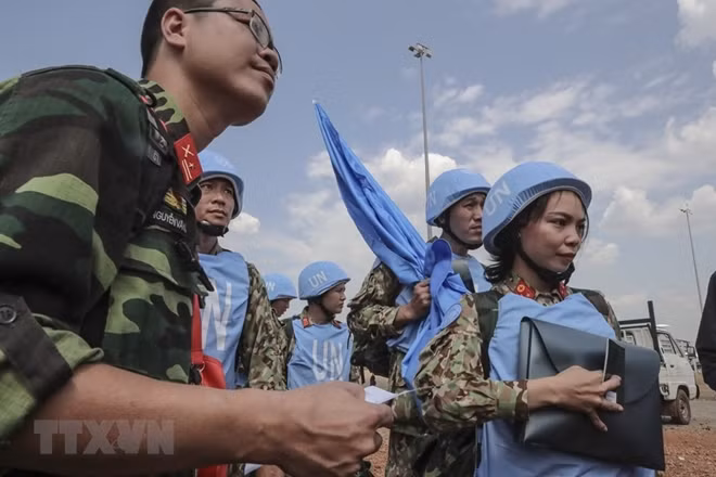They are members of the first group of the nation’s level-2 field hospital to carry out United Nations peacekeeping mission in South Sudan (Source: VNA)