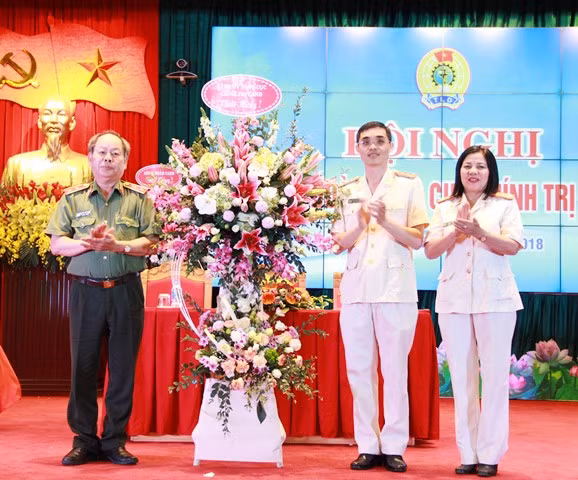 Lieutenant General Nguyen Thanh Nam, Acting Director of the General Department of Politics at the event