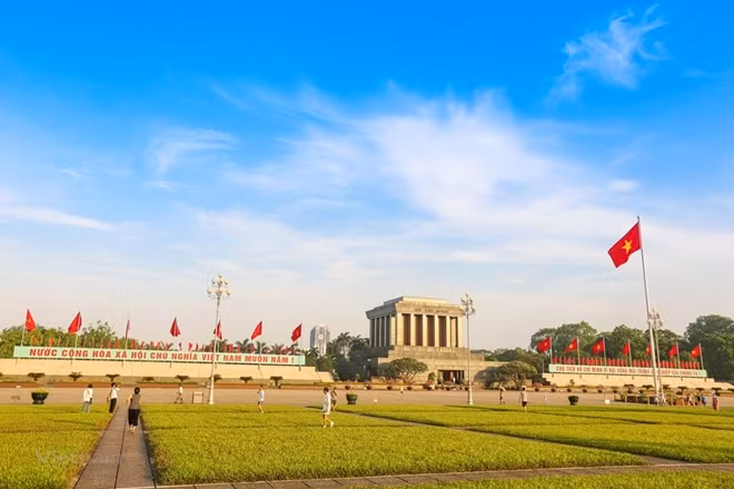 Ba Dinh Square, Hanoi, in the morning (Photo: VNA)