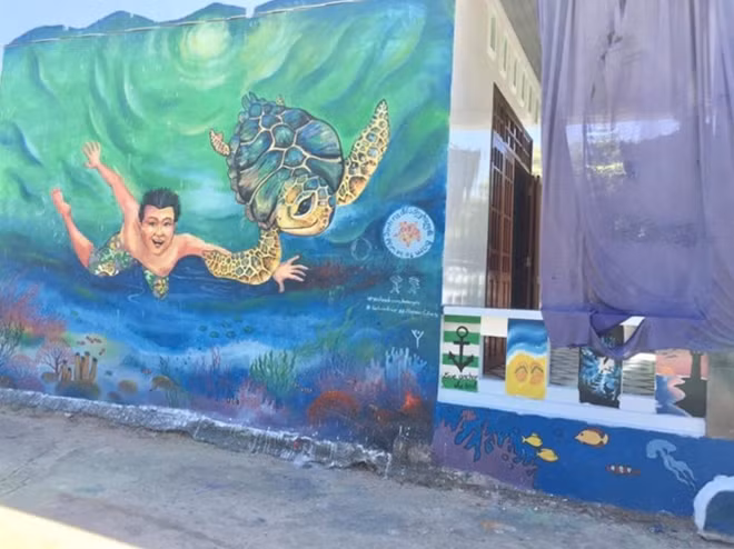 Authorities of Ly Son island district hope the project helps raise public awareness of marine environment, especially wildlife.