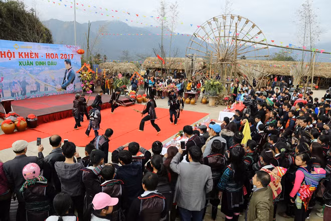 Performances of ethnic people
