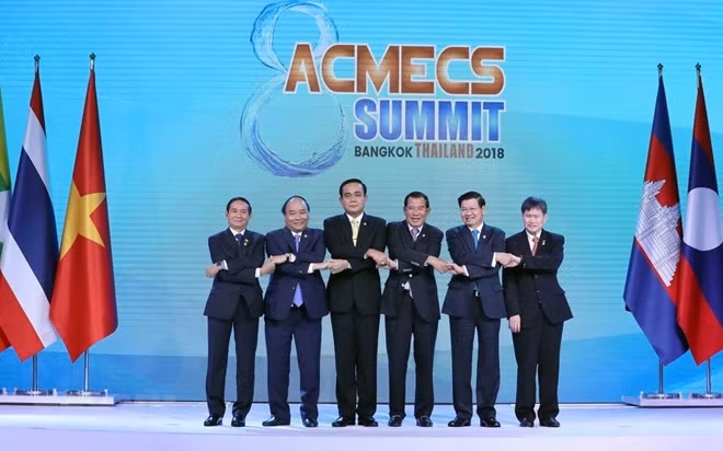 ACMECS leaders pose for a photo at the opening ceremony of the summit (Photo: VNA)