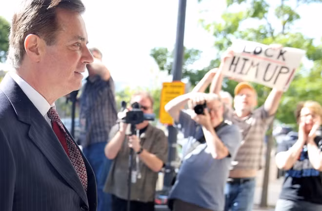 Former Trump campaign manager Paul Manafort arrives for arraignment on a third superseding indictment against him by Special Counsel Robert Mueller on charges of witness tampering, at U.S. District Court in Washington, U.S. June 15, 2018. REUTERS/Jonathan Ernst