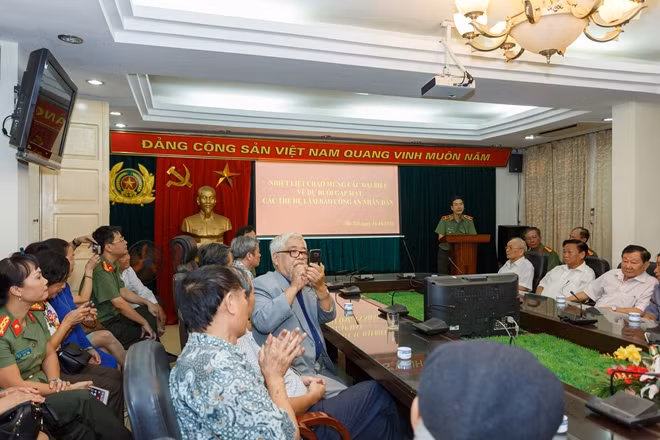 Major General Pham Van Mien at the meeting. Major General Pham Van Mien at the meeting.