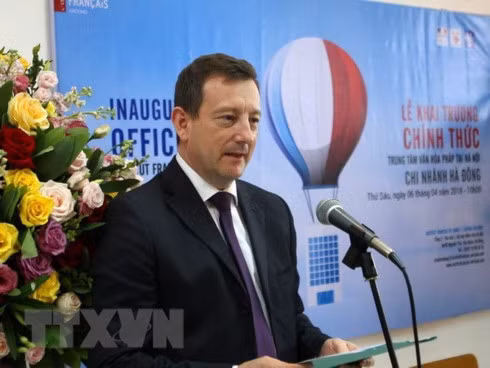 French Ambassador to Vietnam Bertrand Lortholary addresses the opening ceremony of L’Espace Ha Dong (Photo: VNA)