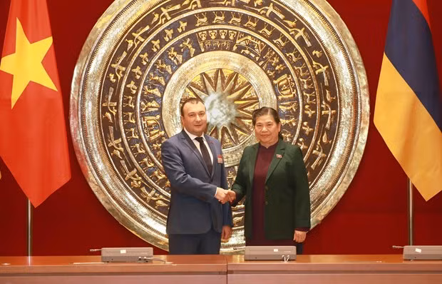 Vice Chairwoman of the National Assembly Tong Thi Phong (R) and her Armenian counterpart Vahe Enfiajyan (Photo: VNA) Vice Chairwoman of the National Assembly Tong Thi Phong (R) and her Armenian counterpart Vahe Enfiajyan (Photo: VNA)