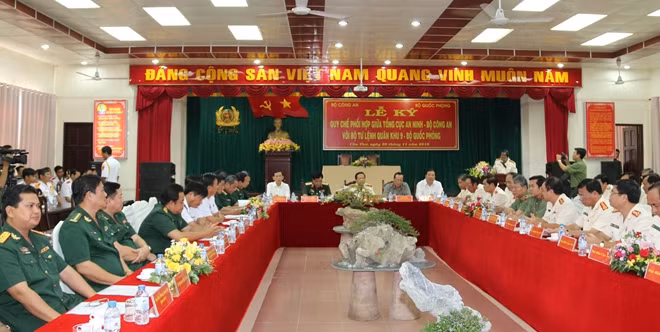 Participants of the ceremony.