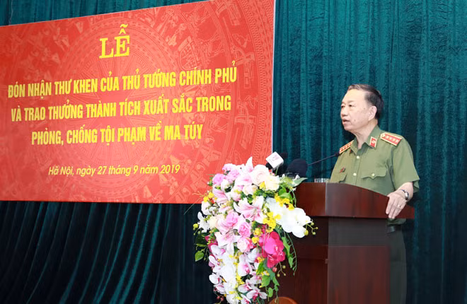 Minister To Lam speaks at the event.