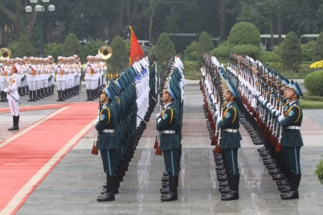 Japan's Emperor and Vietnam's State President Japan's Emperor and Vietnam's State President