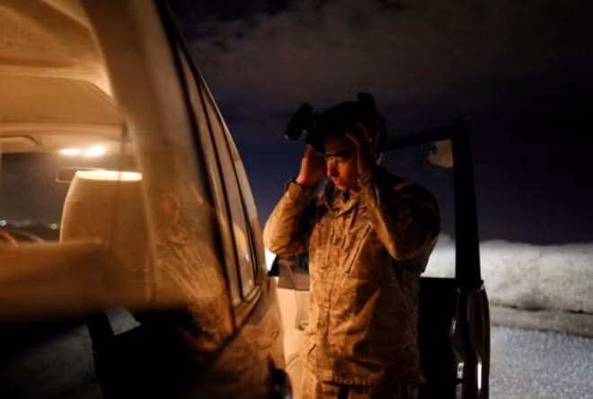 A member of the U.S. army forces participates in combat training in the northern Iraqi city of Erbil. REUTERS/Ammar Awad