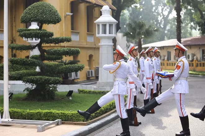 “It is the ASEAN Community of solidarity, self-reliance, mutual assistance and sharing, of the people and for the people,” said Deputy Prime Minister Pham Binh Minh.