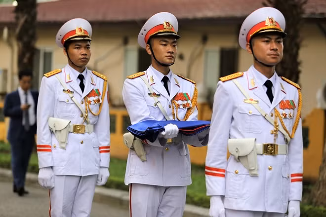 Over the past 3 years, ASEAN community members have spare no efforts to realize strategic goals set in the statement on the ASEAN Community Vision 2025 in the aim of ensuring peace, security and long-term self-reliance with a dynamic and competitive economy and comprehensive connectivity.