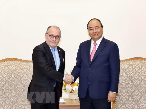 Prime Minister Nguyen Xuan Phuc (R) and Argentine Minister of Foreign Affairs and Worship Jorge Faurie (Photo: VNA) Prime Minister Nguyen Xuan Phuc (R) and Argentine Minister of Foreign Affairs and Worship Jorge Faurie (Photo: VNA)