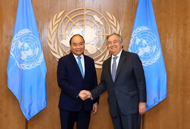 PM Nguyen Xuan Phuc meets with UN Secretary-General Antonio Guterres in New York on September 27