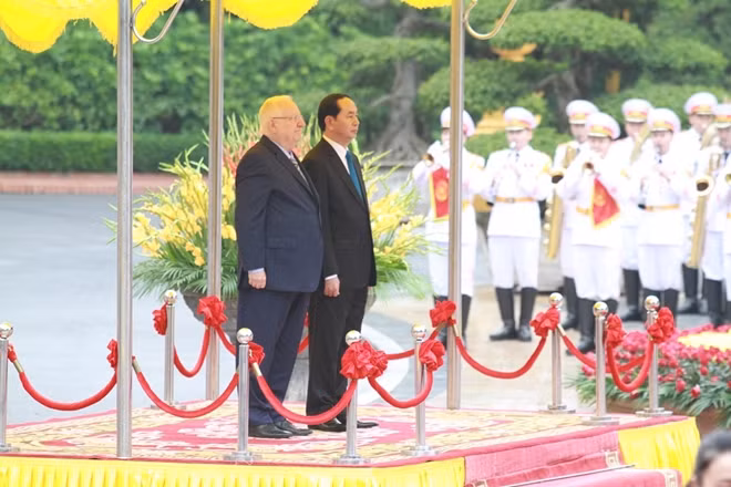 The two heads of State at the reception