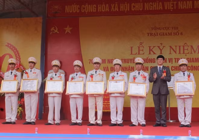 Various individuals and teams were honored