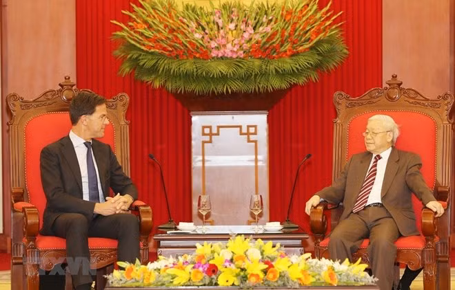 Vietnamese Party General Secretary and President Nguyen Phu Trong (R) and Dutch Prime Minister Mark Rutte (Source: VNA) Vietnamese Party General Secretary and President Nguyen Phu Trong (R) and Dutch Prime Minister Mark Rutte (Source: VNA)