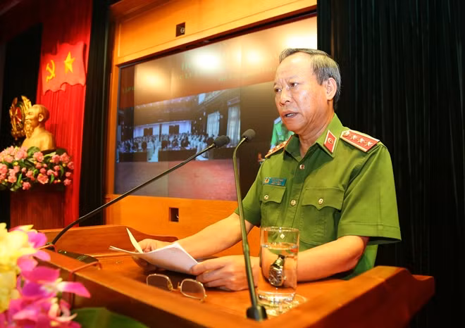 Deputy Minister Le Quy Vuong speaks at the event.