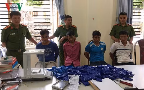 Four men and methamphetamine pills seized (Source: vov)