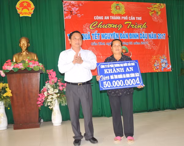 Can Tho Municipal Party Committee Chairman Tran Quoc Trung