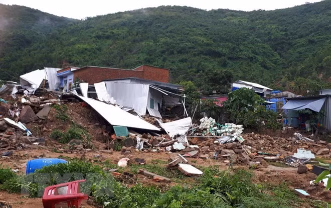 Many houses were destroyed in Phuoc Dong commune of Nha Trang city (Photo: VNA) Many houses were destroyed in Phuoc Dong commune of Nha Trang city (Photo: VNA)